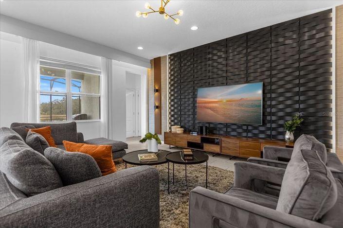 Image No.9-12 Bed House for sale