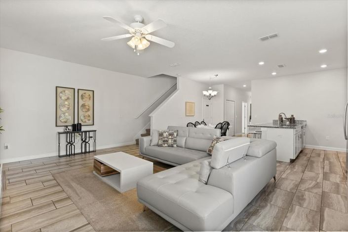 Image No.7-5 Bed Townhouse for sale