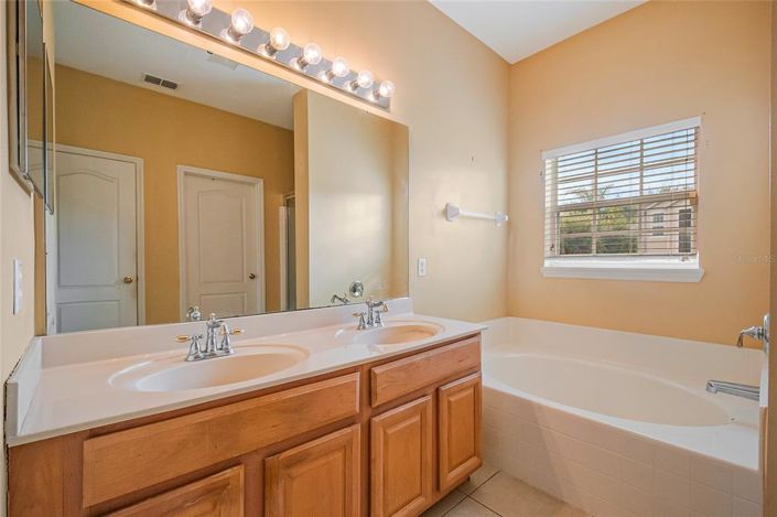 Image No.20-3 Bed Property for sale