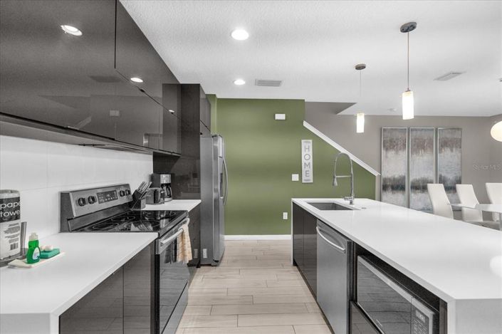 Image No.4-4 Bed Townhouse for sale