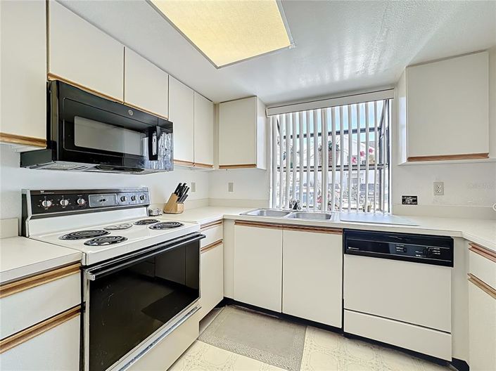 Image No.12-3 Bed Apartment for sale