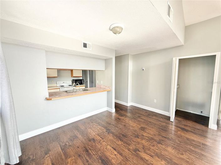 Image No.10-3 Bed Apartment for sale