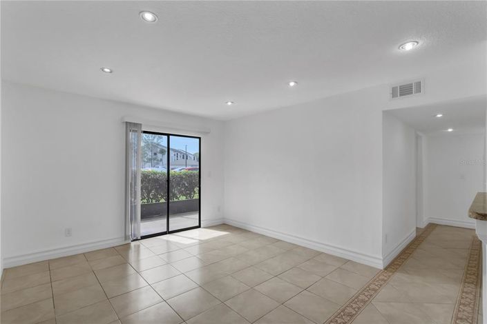 Image No.8-Appartement de 2 chambres à vendre à Saint John