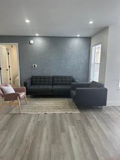 Image No.20-2 Bed Apartment for sale