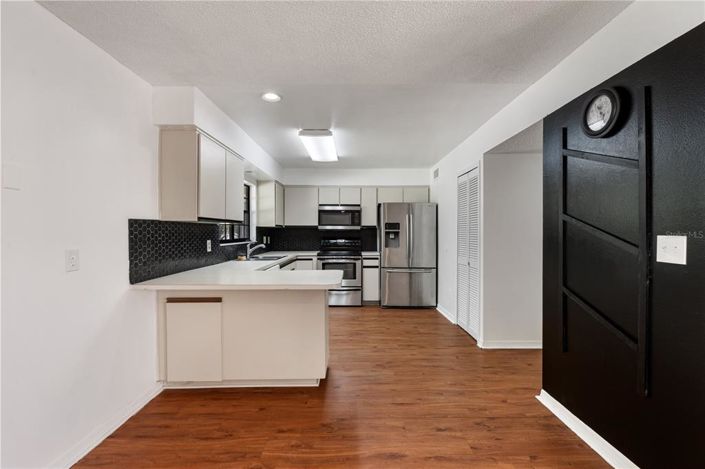 Image No.6-2 Bed Townhouse for sale