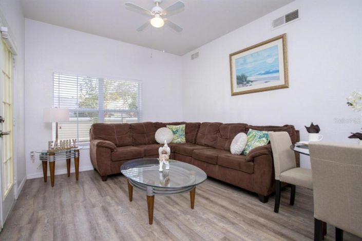 Image No.10-4 Bed Townhouse for sale