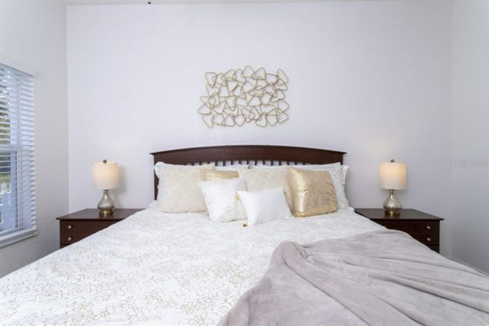 Image No.16-4 Bed Townhouse for sale