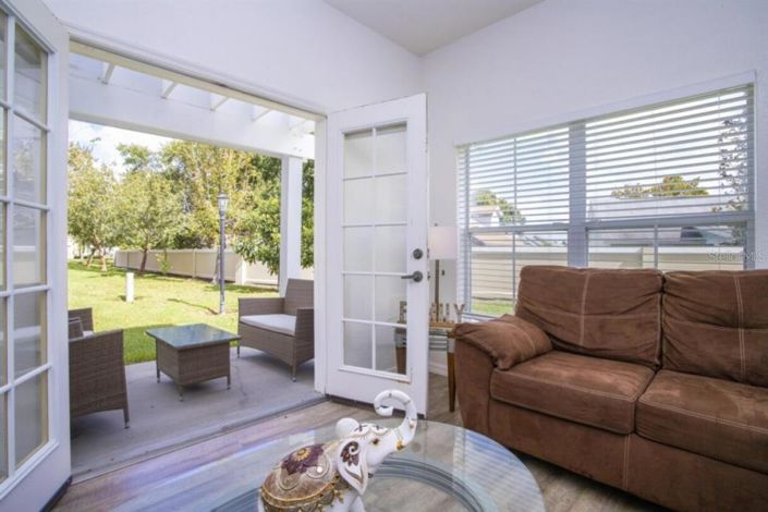 Image No.4-4 Bed Townhouse for sale