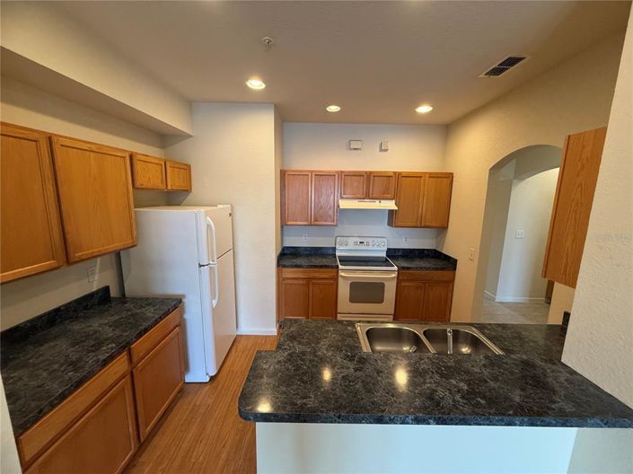 Image No.11-3 Bed Townhouse for sale