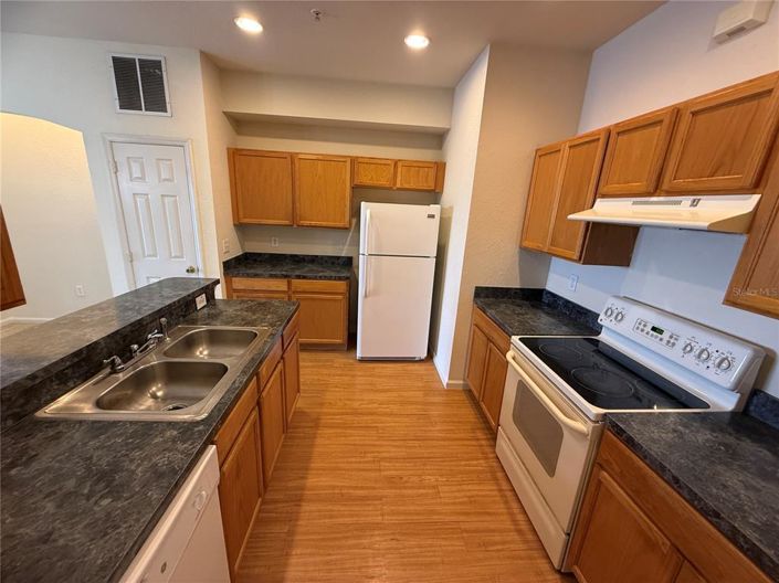 Image No.13-3 Bed Townhouse for sale