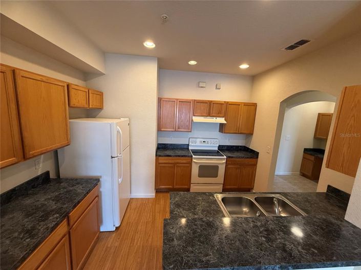 Image No.14-3 Bed Townhouse for sale