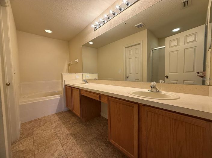 Image No.31-3 Bed Townhouse for sale