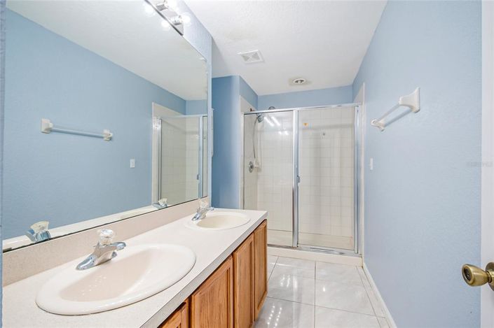 Image No.28-3 Bed Townhouse for sale