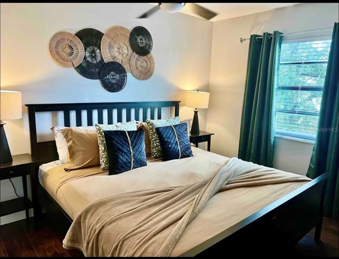 Image No.9-2 Bed Townhouse for sale