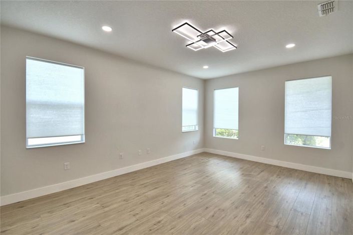 Image No.5-Maison de 5 chambres à vendre à Saint John