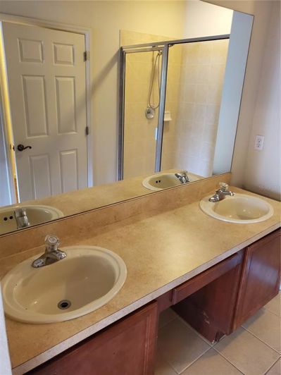 Image No.24-3 Bed Apartment for sale