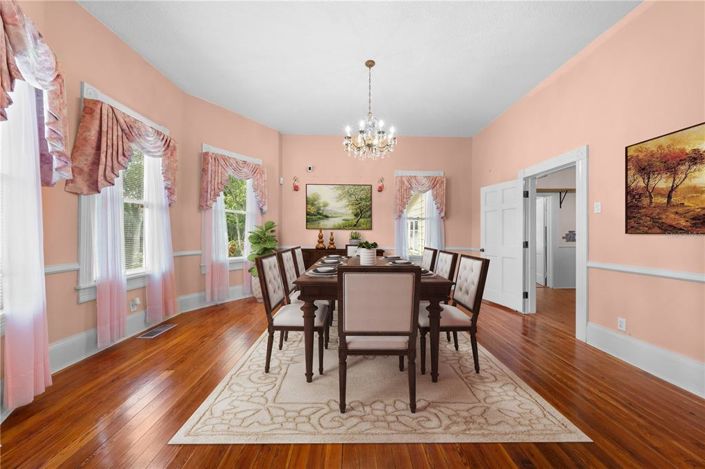 Image No.10-4 Bed House for sale