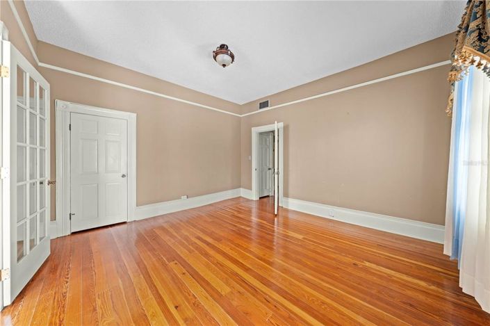 Image No.37-4 Bed House for sale