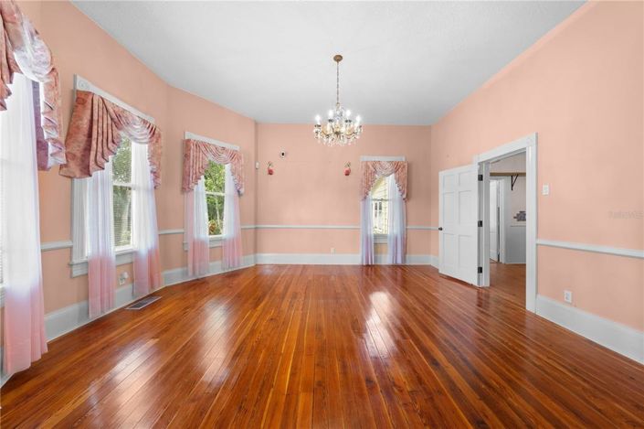 Image No.41-4 Bed House for sale