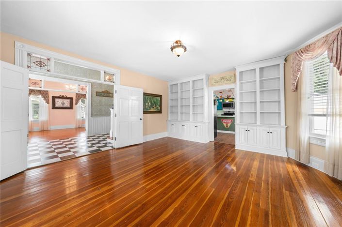 Image No.56-4 Bed House for sale