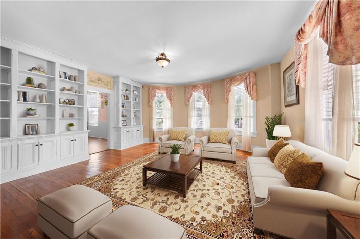 Image No.7-4 Bed House for sale