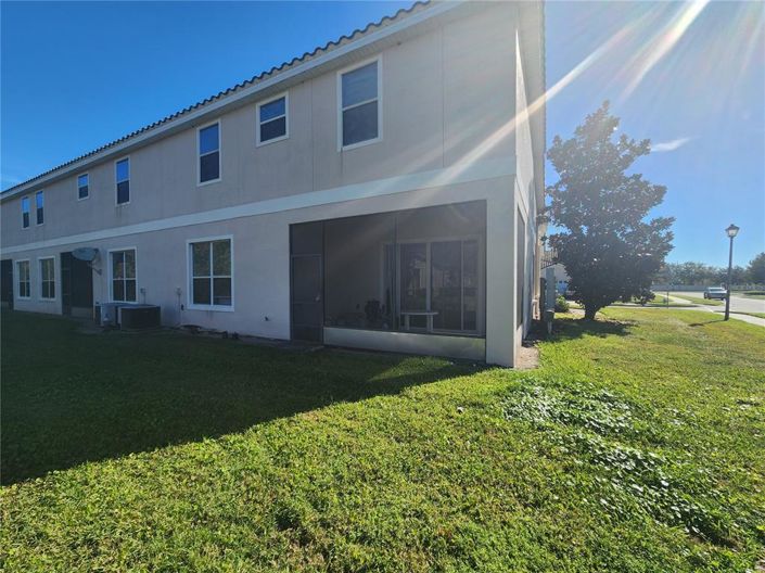 Image No.26-3 Bed Townhouse for sale