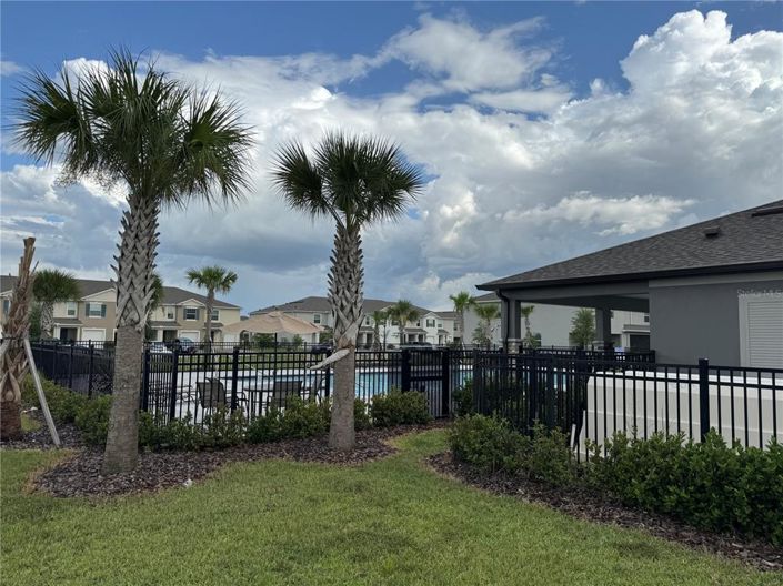 Image No.26-3 Bed Townhouse for sale