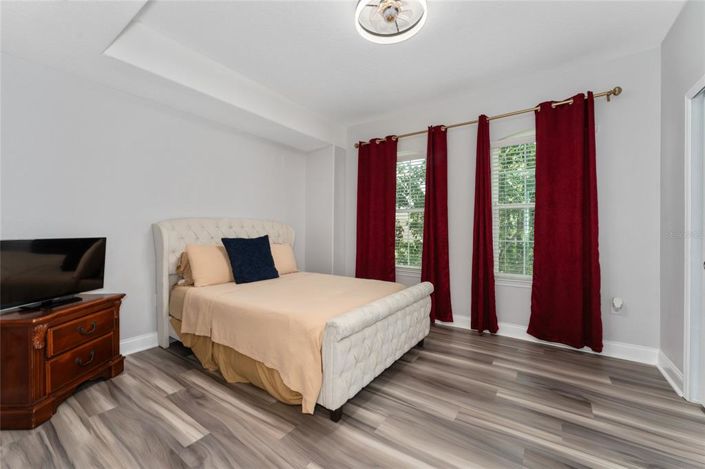 Image No.25-3 Bed Townhouse for sale