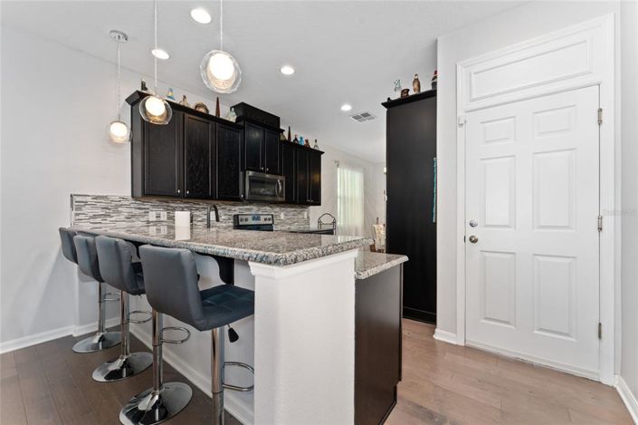 Image No.8-3 Bed Townhouse for sale