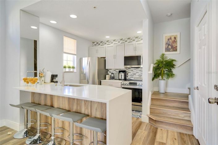 Image No.10-4 Bed Townhouse for sale