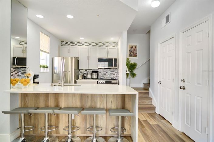 Image No.12-4 Bed Townhouse for sale