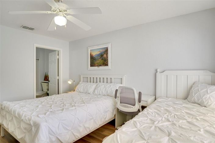 Image No.21-4 Bed Townhouse for sale