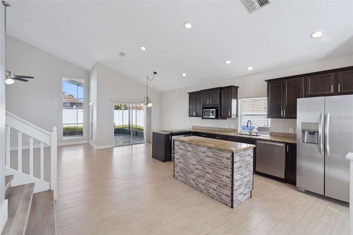 Image No.3-Maison de 4 chambres à vendre à Saint John