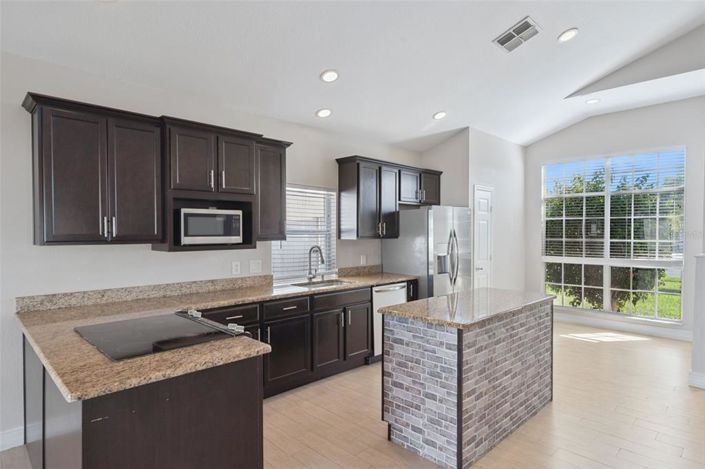 Image No.5-Maison de 4 chambres à vendre à Saint John