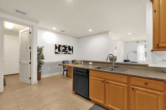 Image No.13-3 Bed Townhouse for sale