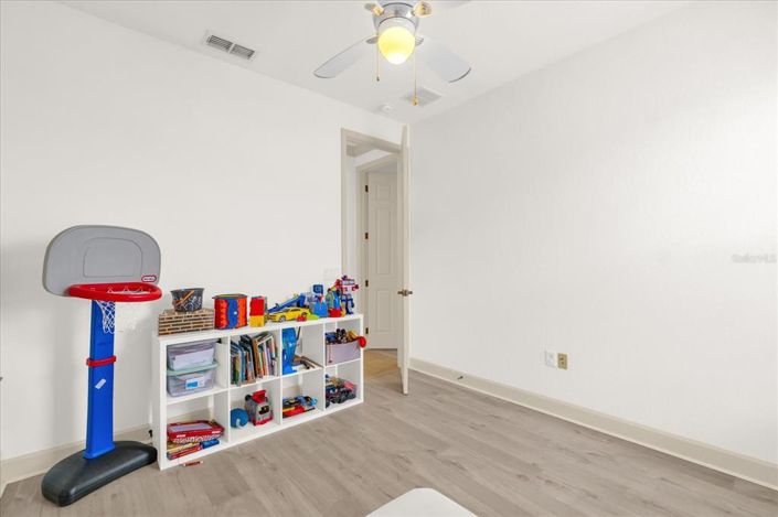 Image No.18-3 Bed Townhouse for sale