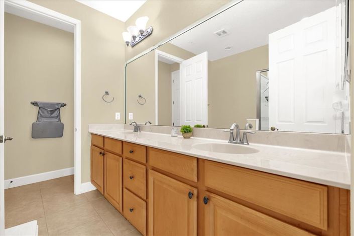 Image No.22-3 Bed Townhouse for sale