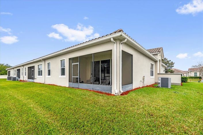 Image No.27-3 Bed Townhouse for sale