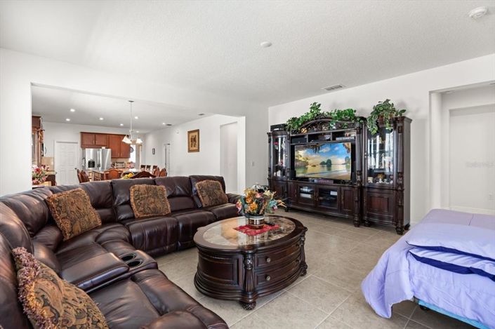 Image No.12-4 Bed House for sale