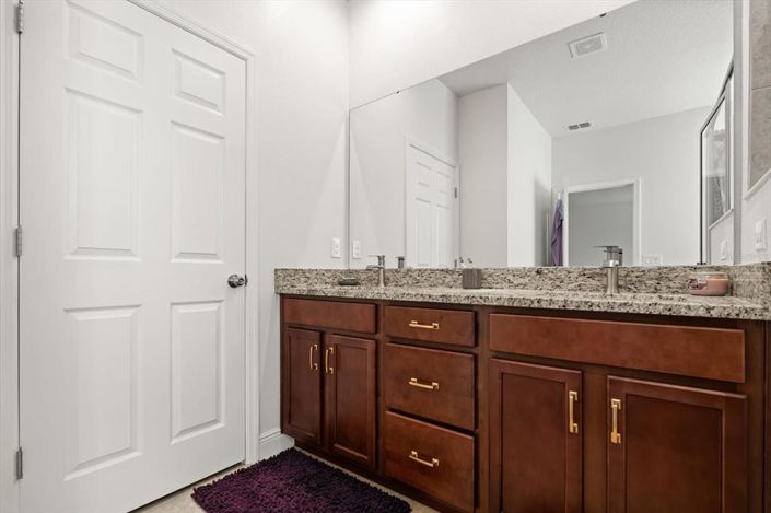 Image No.18-4 Bed House for sale