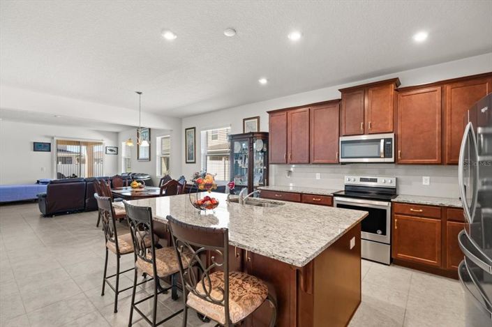 Image No.6-4 Bed House for sale