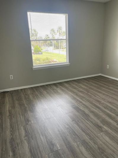 Image No.7-2 Bed Townhouse for sale