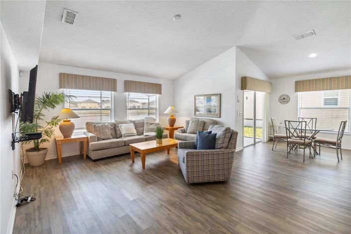 Image No.16-4 Bed House for sale