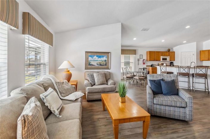 Image No.18-4 Bed House for sale