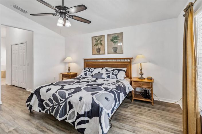 Image No.21-4 Bed House for sale