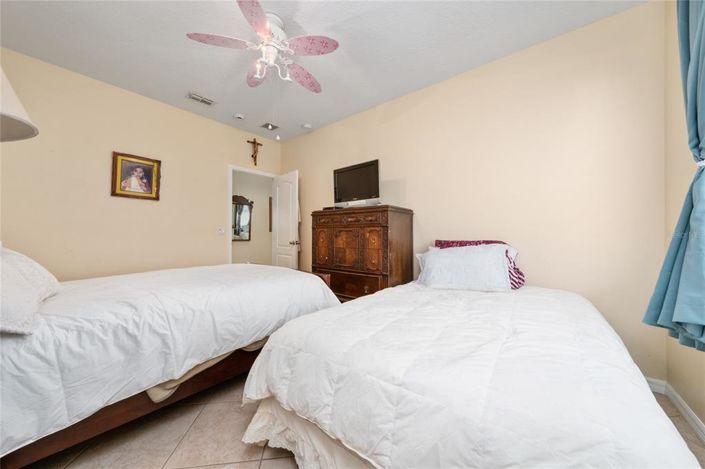 Image No.19-4 Bed House for sale