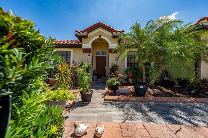 Image No.2-4 Bed House for sale