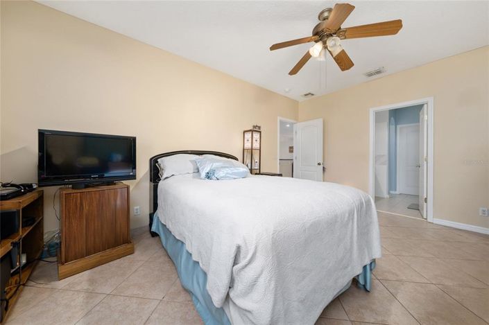 Image No.25-4 Bed House for sale