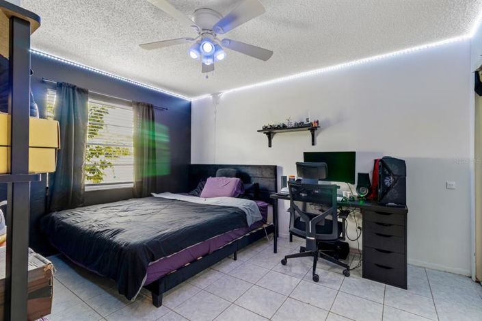 Image No.15-3 Bed House for sale