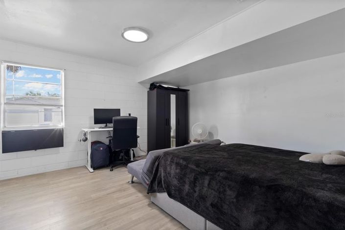 Image No.19-3 Bed House for sale